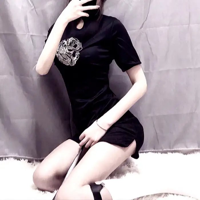 穿在乳头上的洞